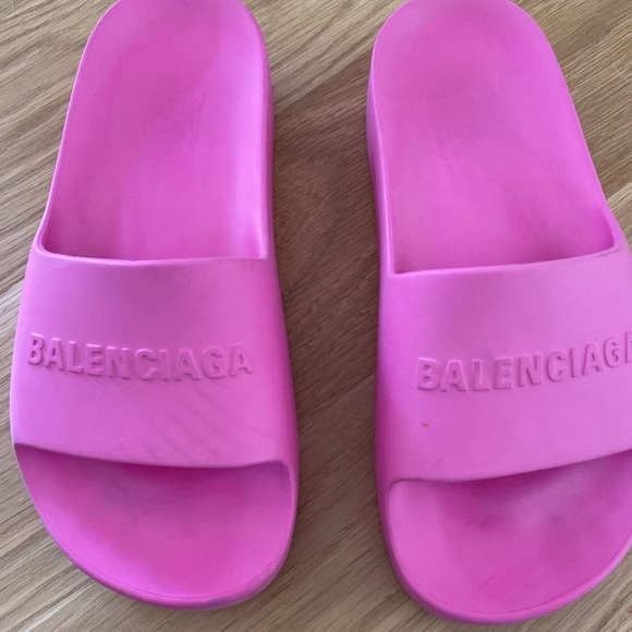 Balenciaga Women’s Chunky Slide Sandals - Picture 3 of 6